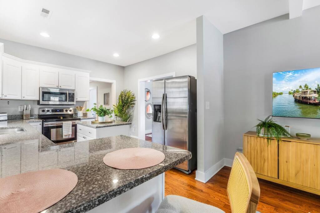 Villa Bright + New - Fire Pit - Hammock - 3 Bd Raleigh Exterior foto